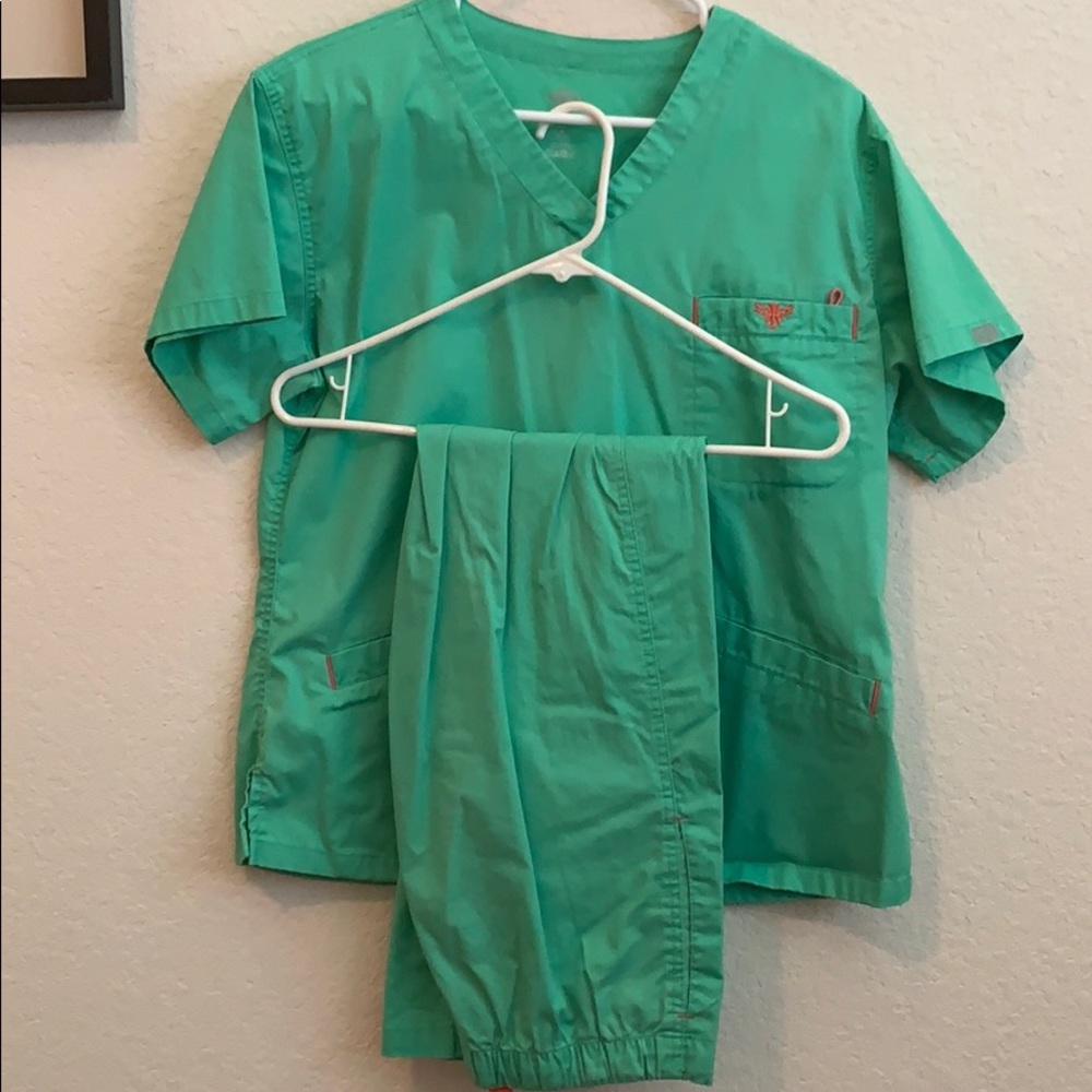 Scrub set!
